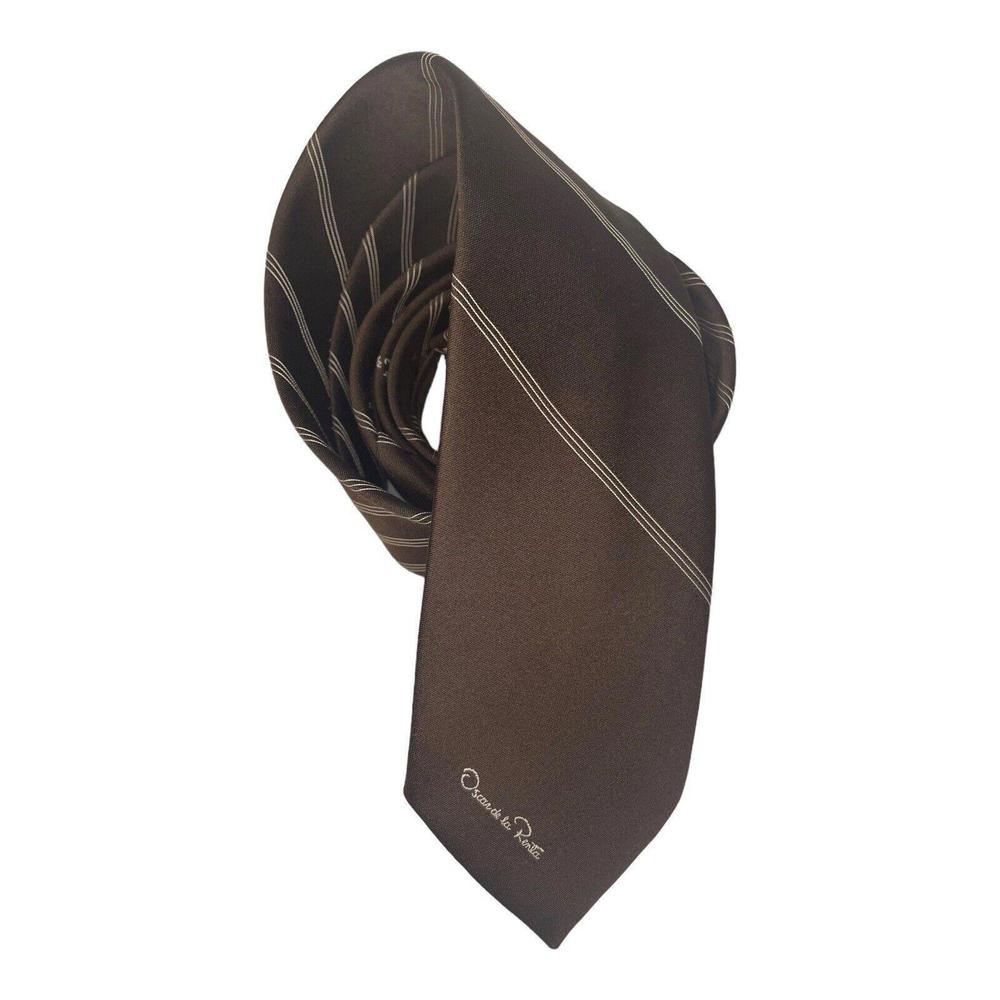 Vintage: Oscar de la Renta Mens Tie, Script Logo, Brown w/ Blue Striped Pattern